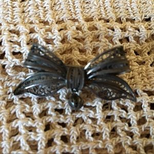 Vintage Filigreed Bow Pin